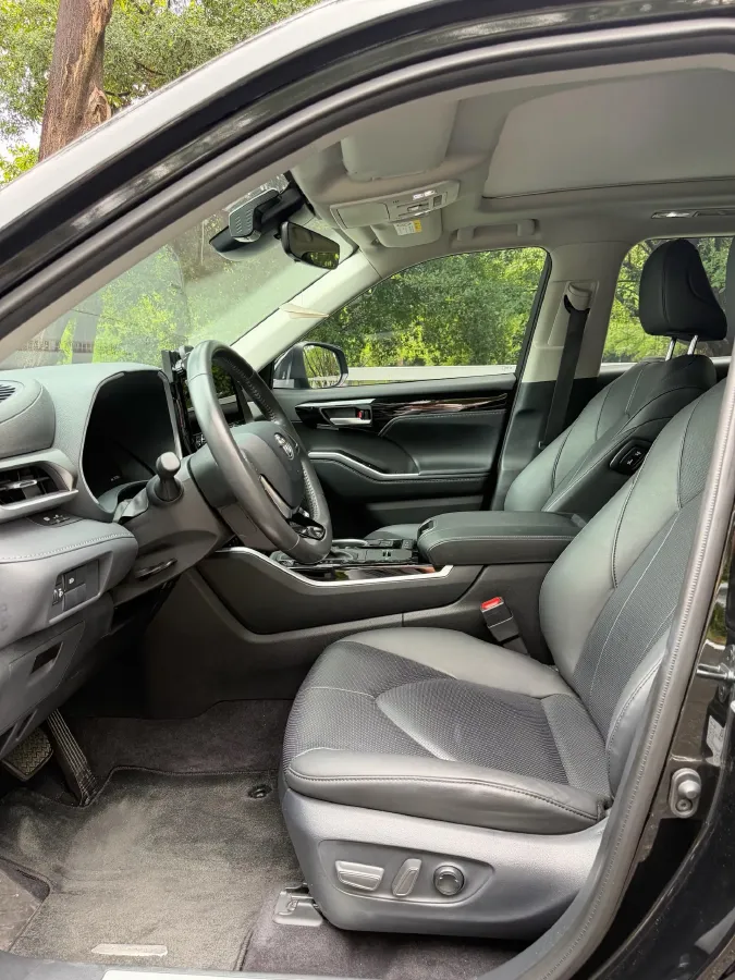 2024 Toyota Highlander 2.5L 189HP L4 E-CVT Hybrid,autocango,china used car exporter,china ev exporter,chinese used car exporter,chinese used ev exporter