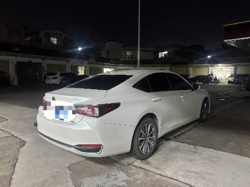 2024 Lexus ES 2.0L 173HP L4 CVT,autocango,china used car exporter,china ev exporter,chinese used car exporter,chinese used ev exporter