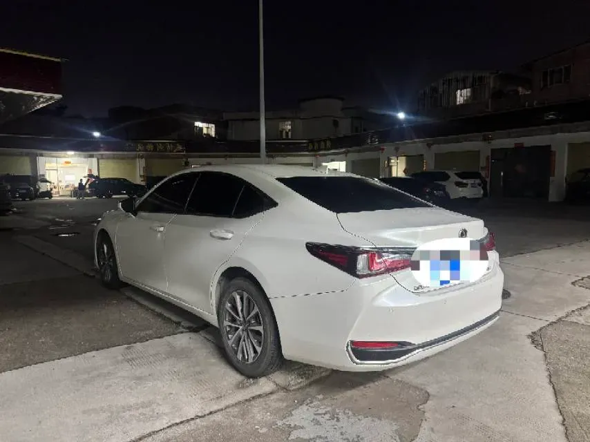 2024 Lexus ES 2.0L 173HP L4 CVT,autocango,china used car exporter,china ev exporter,chinese used car exporter,chinese used ev exporter