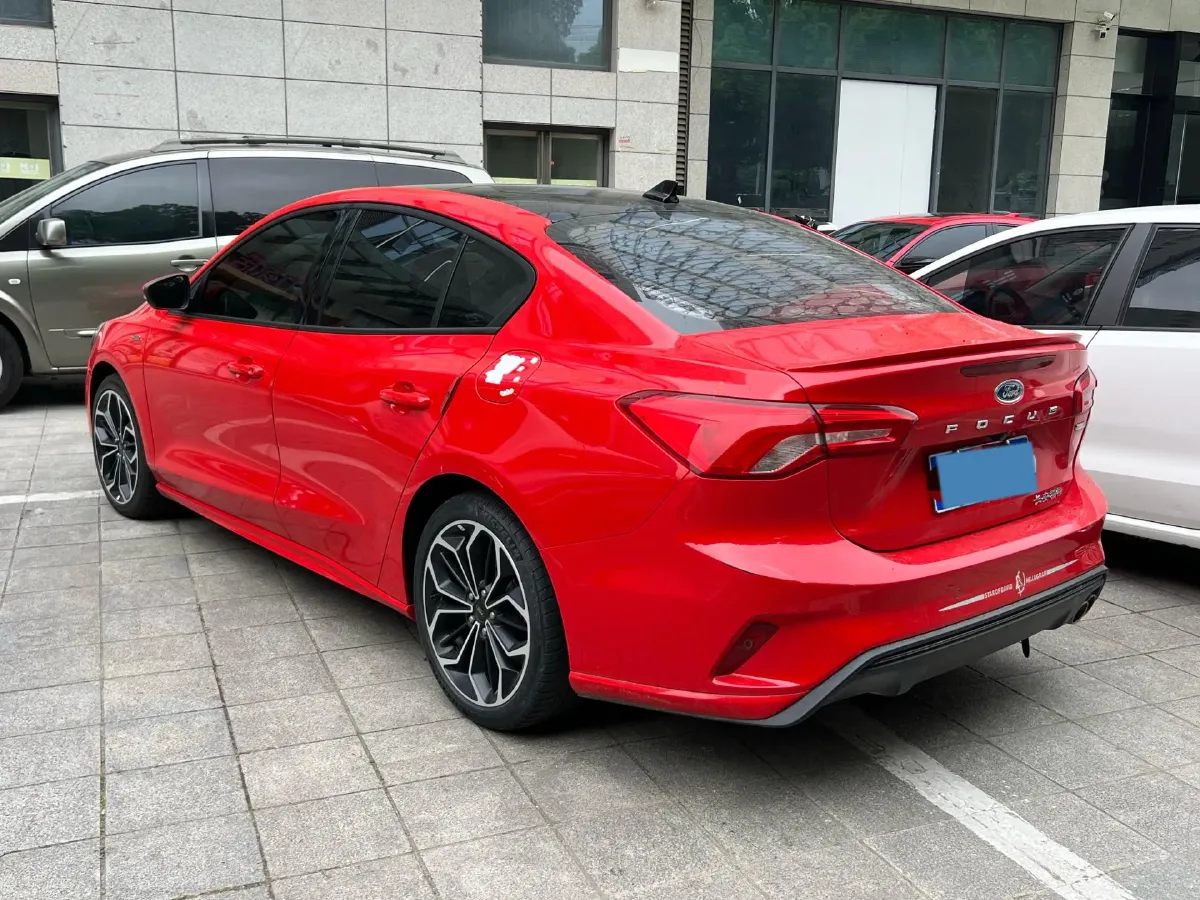 2021 Ford Focus 1.5T 174HP L3 8AT,autocango,china used car exporter,china ev exporter,chinese used car exporter,chinese used ev exporter