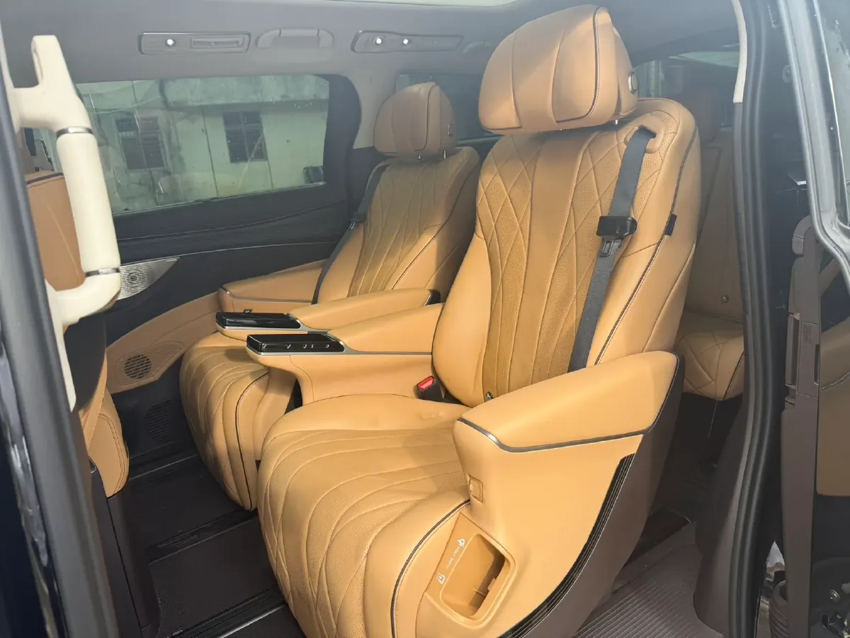 2024 Denza D9 1.5T 139HP L4 E-CVT PHEV 40KWH,autocango,china used car exporter,china ev exporter,chinese used car exporter,chinese used ev exporter