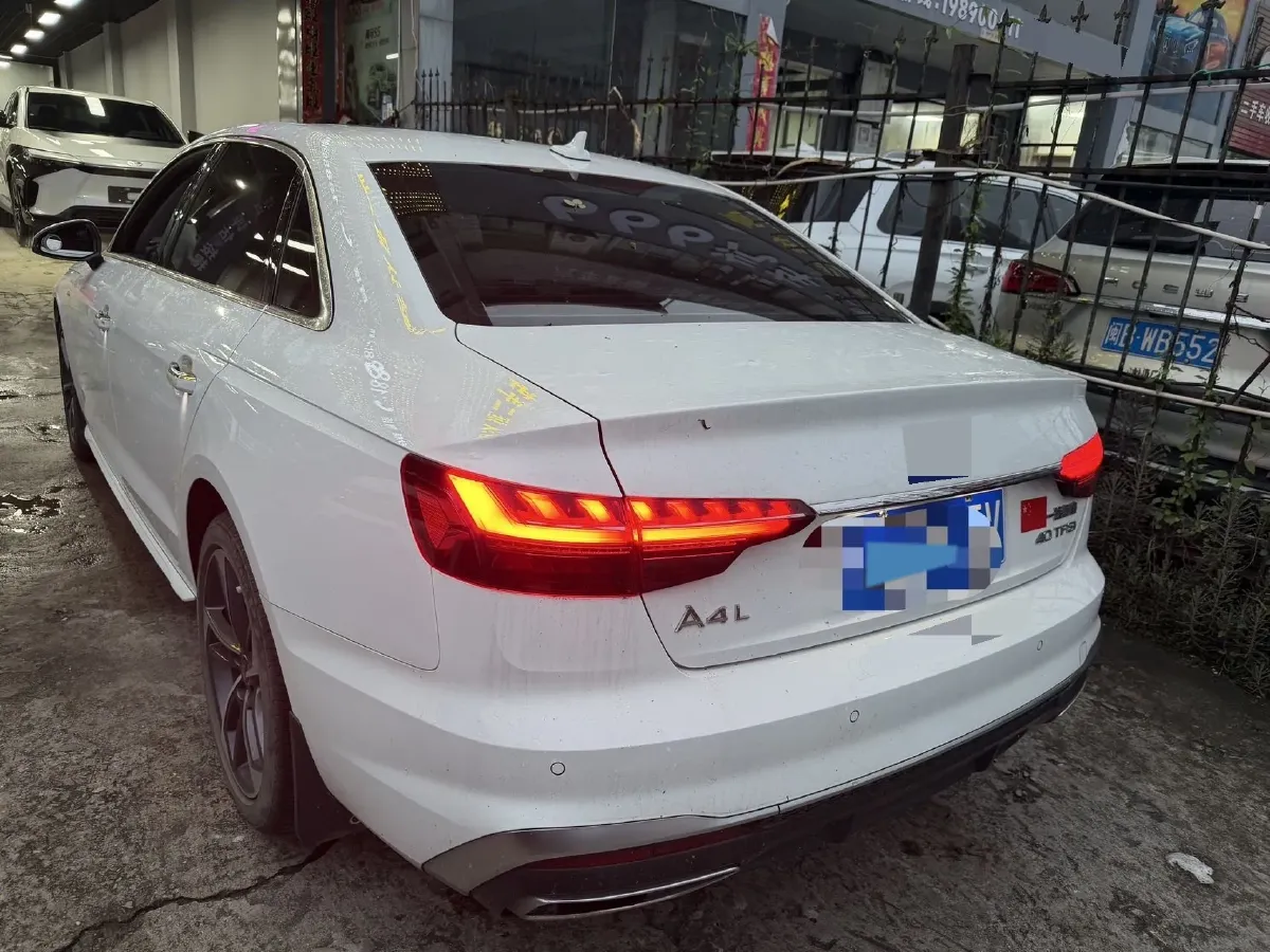 2024 Audi A4L 2.0T 190HP L4 7DCT,autocango,china used car exporter,china ev exporter,chinese used car exporter,chinese used ev exporter