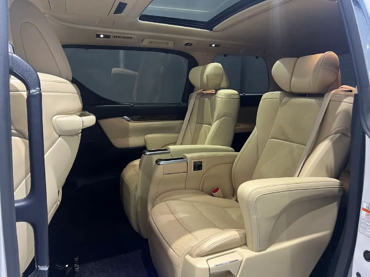 2020 Toyota Alphard 2.5L 117HP L4 E-CVT Hybrid,autocango,china used car exporter,china ev exporter,chinese used car exporter,chinese used ev exporter