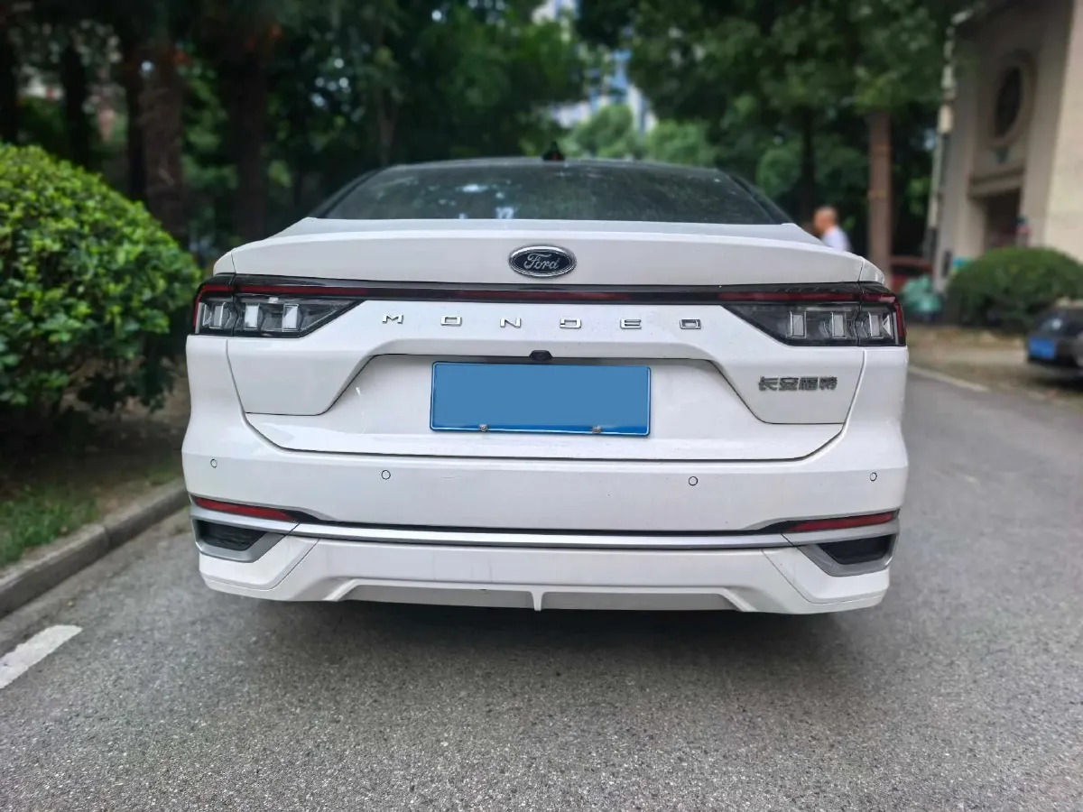 2023 Ford Mondeo 2.0T 254HP L4 8AT,autocango,china used car exporter,china ev exporter,chinese used car exporter,chinese used ev exporter