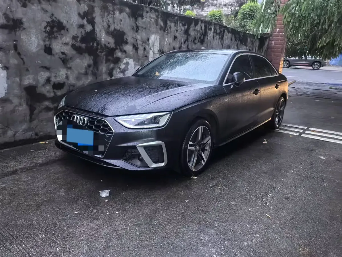 2021 Audi A4L 2.0T 190HP L4 7DCT,autocango,china used car exporter,china ev exporter,chinese used car exporter,chinese used ev exporter