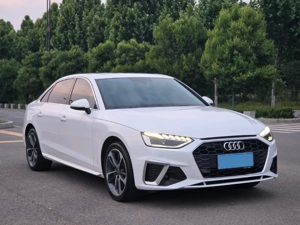 2022 Audi A4L 2.0T 190HP L4 7DCT,autocango,china used car exporter,china ev exporter,chinese used car exporter,chinese used ev exporter