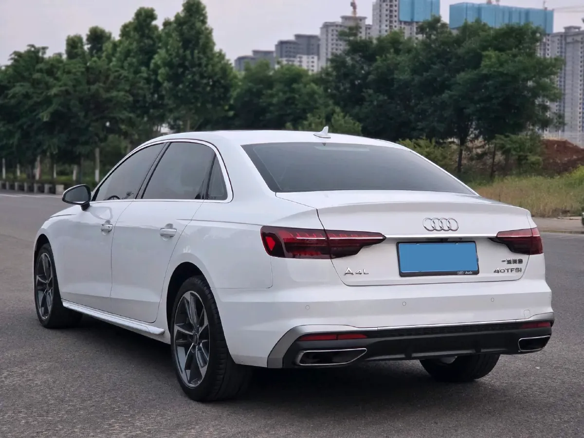 2022 Audi A4L 2.0T 190HP L4 7DCT,autocango,china used car exporter,china ev exporter,chinese used car exporter,chinese used ev exporter