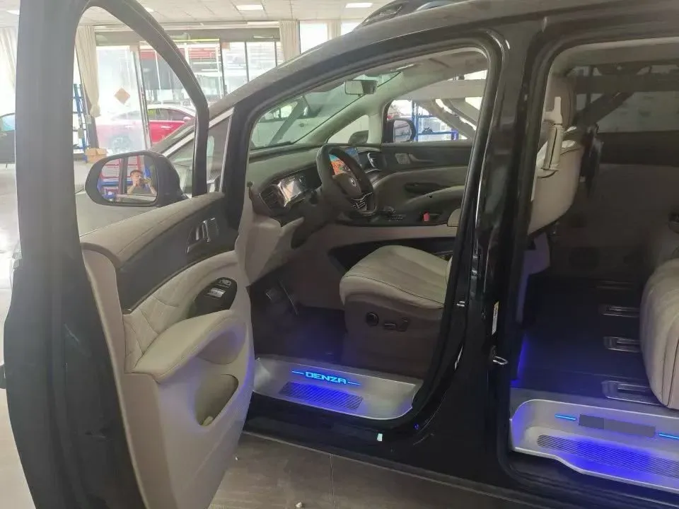 2022 Mercedes-Benz GLC Class 2.0T 197HP L4 9AT,autocango,china used car exporter,china ev exporter,chinese used car exporter,chinese used ev exporter