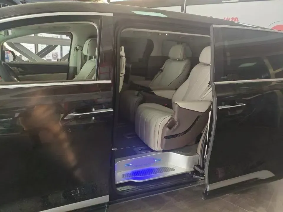 2022 Mercedes-Benz GLC Class 2.0T 197HP L4 9AT,autocango,china used car exporter,china ev exporter,chinese used car exporter,chinese used ev exporter