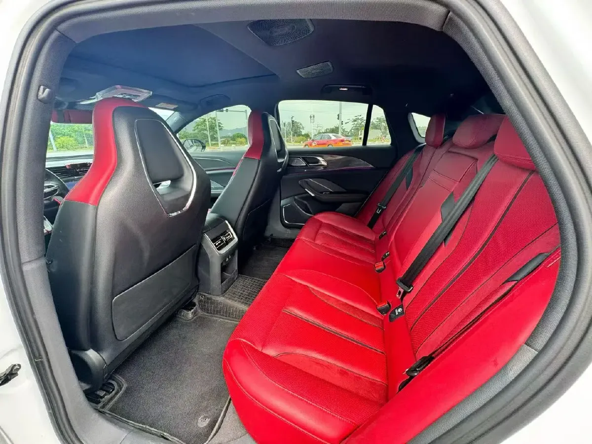 2024 HongQi H6 2.0T 252HP L4 8AT,autocango,china used car exporter,china ev exporter,chinese used car exporter,chinese used ev exporter