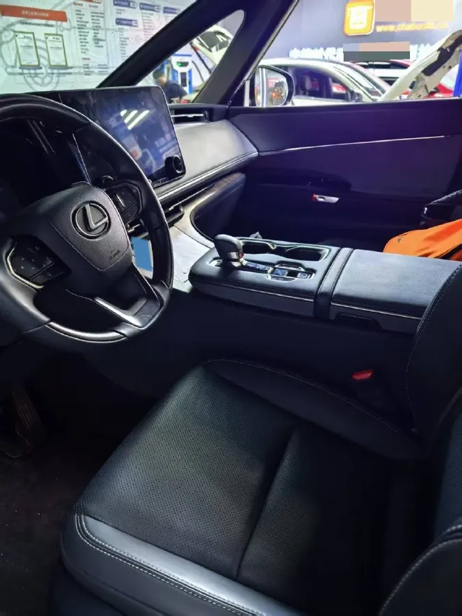 2023 Lexus LM 2.4T 271HP L4 6AT Hybrid,autocango,china used car exporter,china ev exporter,chinese used car exporter,chinese used ev exporter