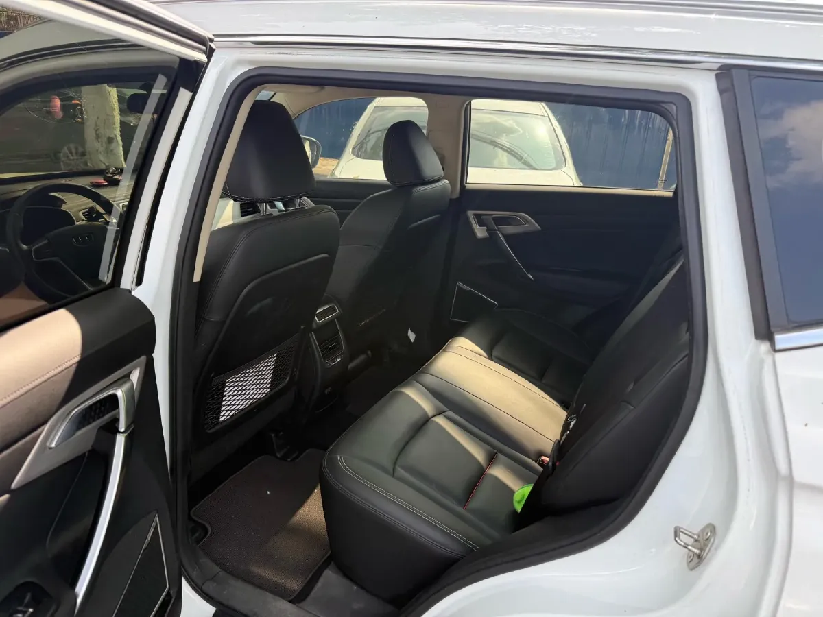 2020 Roewe i6 1.5T 169HP L4 7DCT,autocango,china used car exporter,china ev exporter,chinese used car exporter,chinese used ev exporter