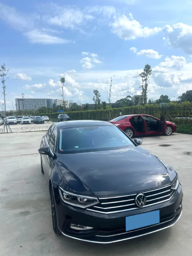 2020 Volkswagen Magotan 2.0T 186HP L4 7DCT,autocango,china used car exporter,china ev exporter,chinese used car exporter,chinese used ev exporter