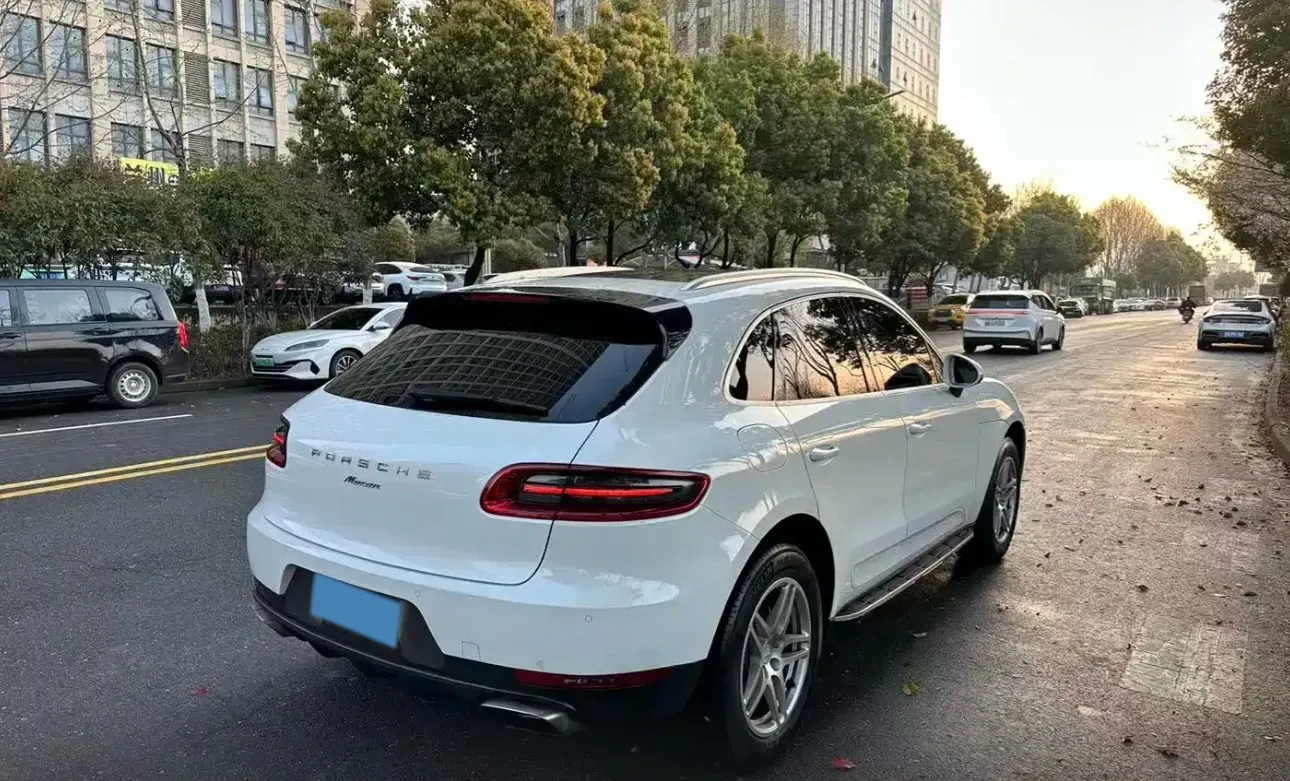 2017 Porsche Macan 2.0T 252HP L4 7DCT,autocango,china used car exporter,china ev exporter,chinese used car exporter,chinese used ev exporter
