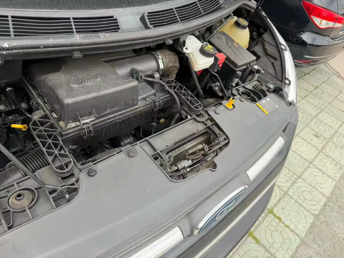 2016 Ford Tourneo 2.0T 203HP L4 5MT,autocango,china used car exporter,china ev exporter,chinese used car exporter,chinese used ev exporter