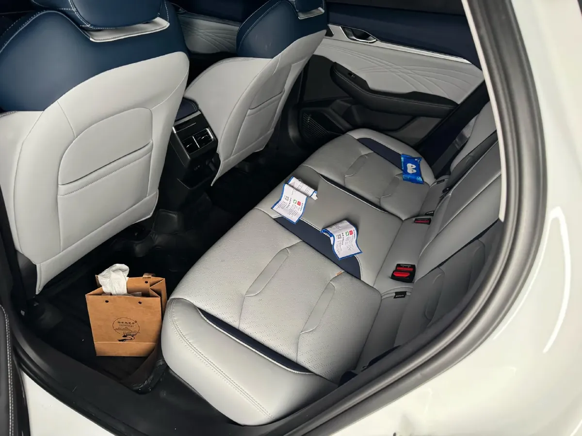 2023 Geely Preface 2.0T 190HP L4 7DCT,autocango,china used car exporter,china ev exporter,chinese used car exporter,chinese used ev exporter