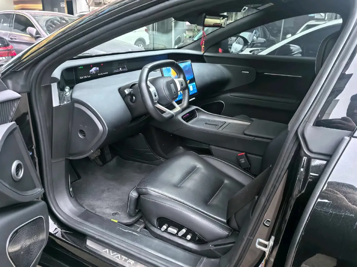 2025 Avatr 12 1.5T 156HP L4 REEV 39.05KWH,autocango,china used car exporter,china ev exporter,chinese used car exporter,chinese used ev exporter