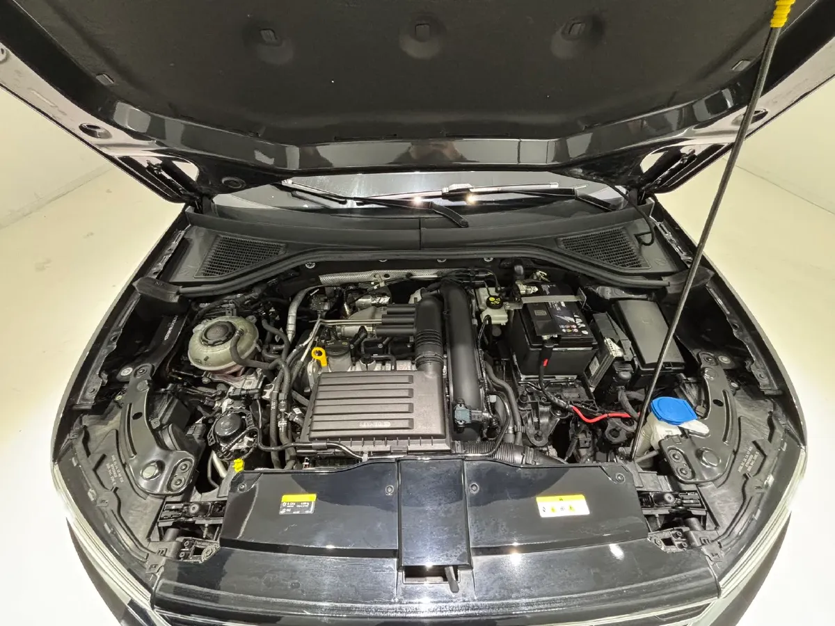 2022 Volkswagen T-Roc 1.4T 150HP L4 7DCT,autocango,china used car exporter,china ev exporter,chinese used car exporter,chinese used ev exporter