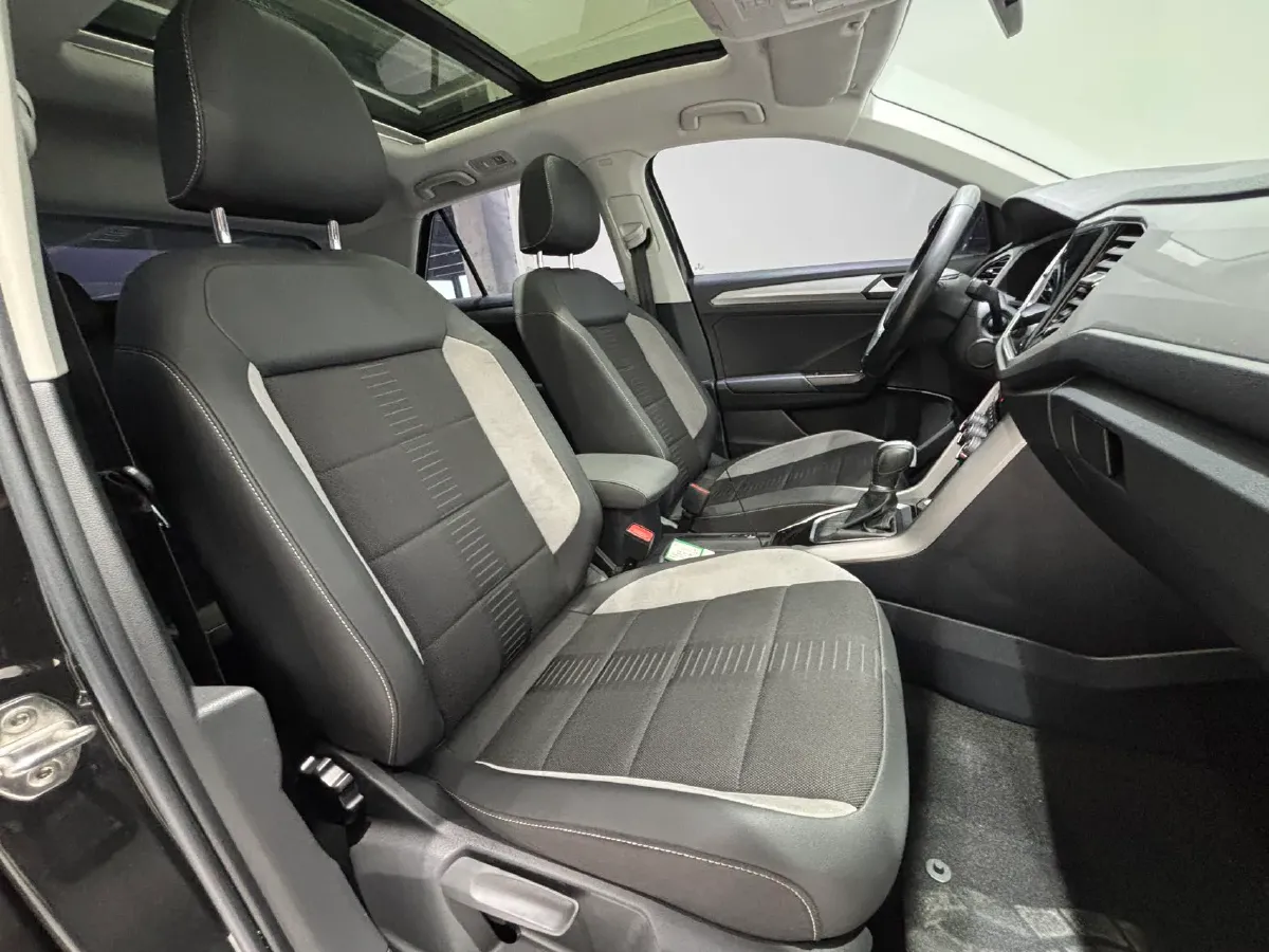 2022 Volkswagen T-Roc 1.4T 150HP L4 7DCT,autocango,china used car exporter,china ev exporter,chinese used car exporter,chinese used ev exporter