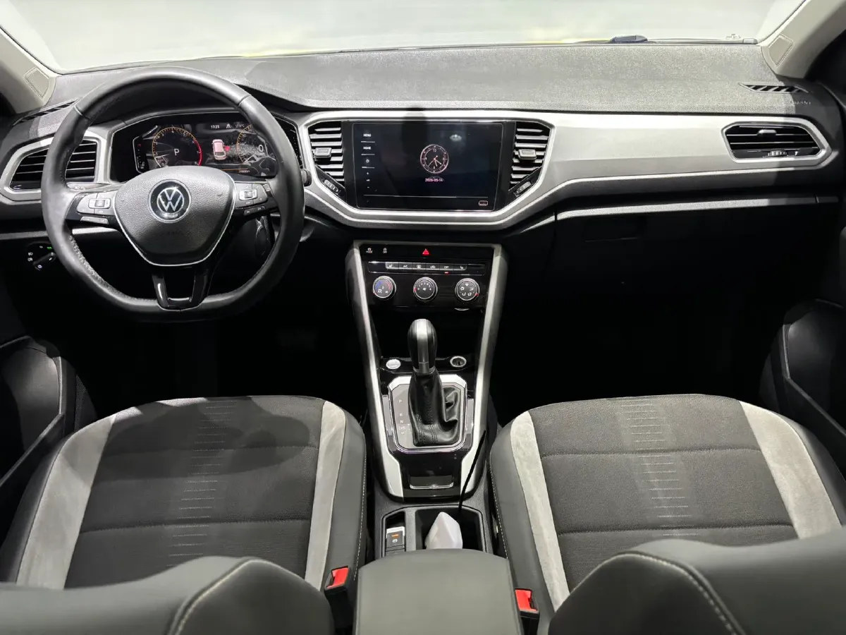 2022 Volkswagen T-Roc 1.4T 150HP L4 7DCT,autocango,china used car exporter,china ev exporter,chinese used car exporter,chinese used ev exporter