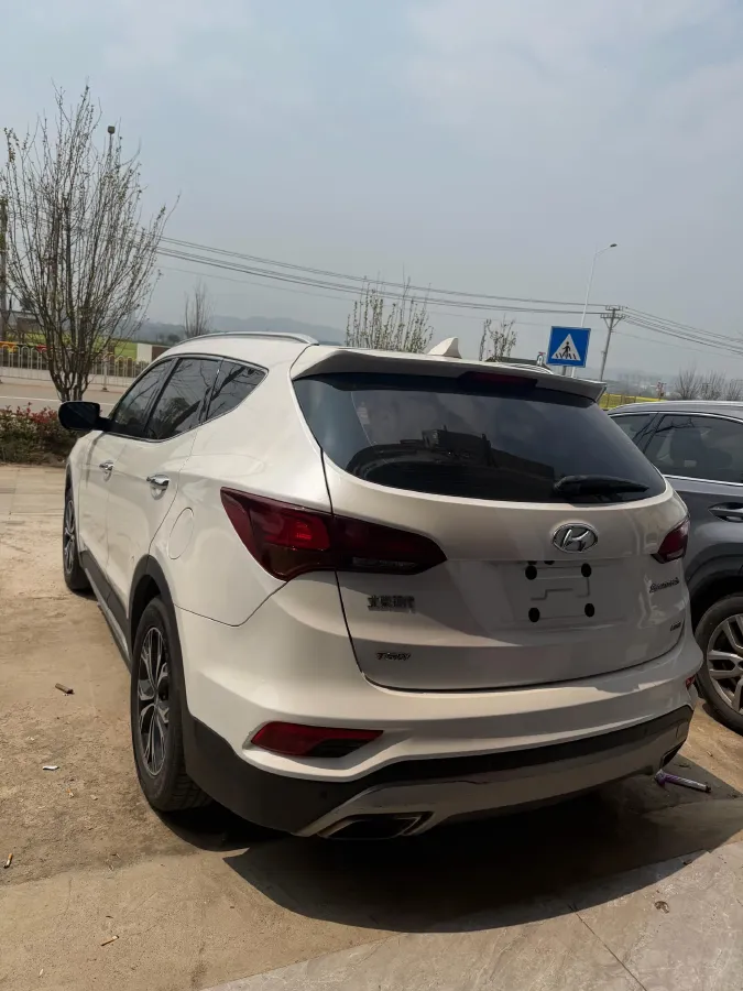 2017 Hyundai Santafe 2.0T 245HP L4 6AT,autocango,china used car exporter,china ev exporter,chinese used car exporter,chinese used ev exporter