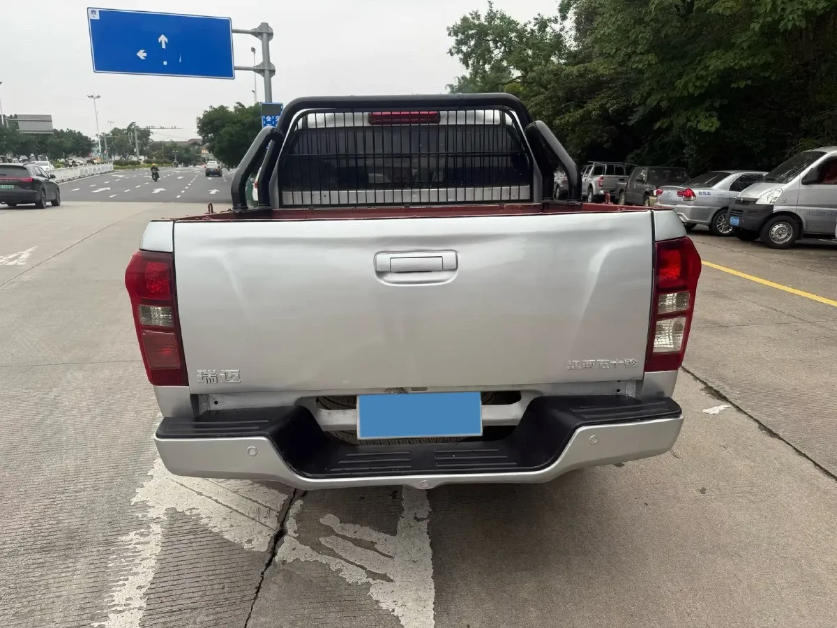 2022 Isuzu RE-MAX Jim 2.8T 120HP L4 5MT,autocango,china used car exporter,china ev exporter,chinese used car exporter,chinese used ev exporter