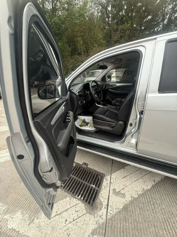 2022 Isuzu RE-MAX Jim 2.8T 120HP L4 5MT,autocango,china used car exporter,china ev exporter,chinese used car exporter,chinese used ev exporter