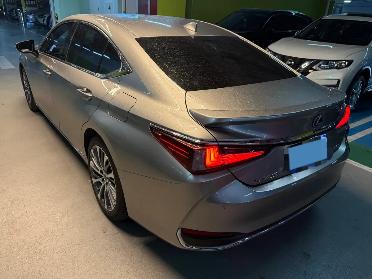 2018 Lexus ES 2.5L 178HP L4 E-CVT Hybrid,autocango,china used car exporter,china ev exporter,chinese used car exporter,chinese used ev exporter