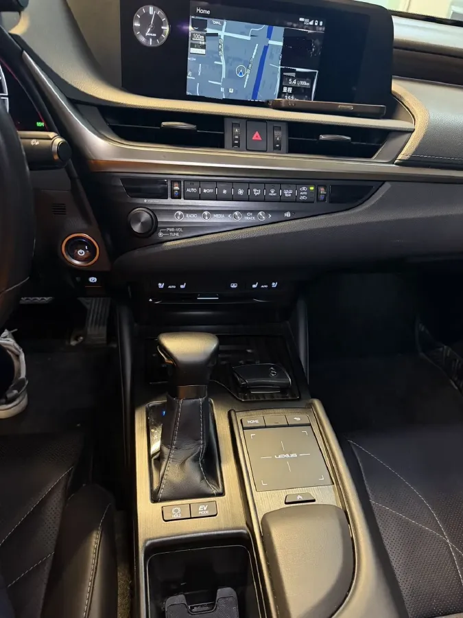 2018 Lexus ES 2.5L 178HP L4 E-CVT Hybrid,autocango,china used car exporter,china ev exporter,chinese used car exporter,chinese used ev exporter