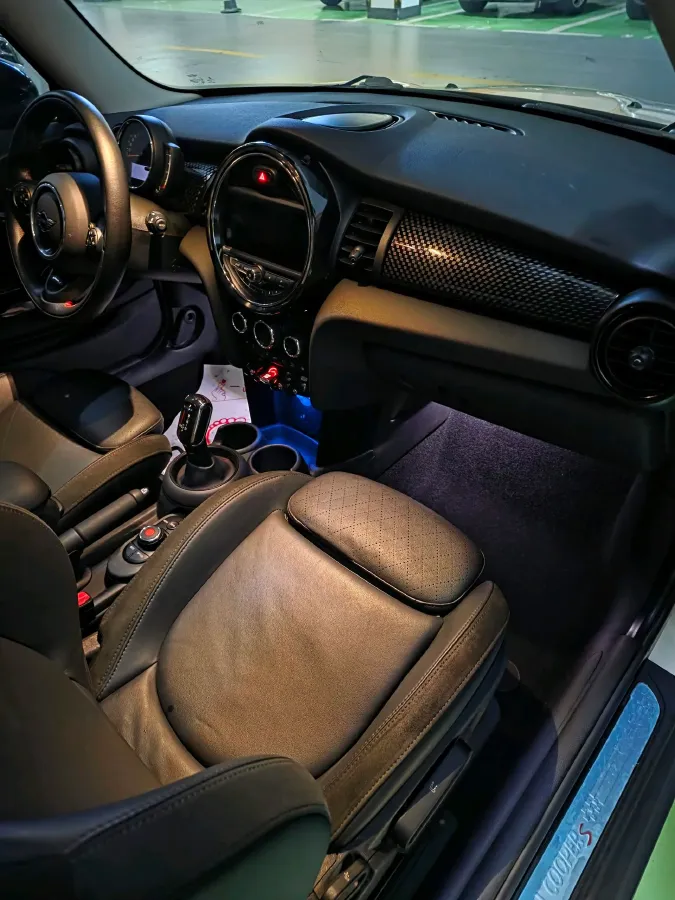 2019 MINI MINI 2.0T 192HP L4 7DCT,autocango,china used car exporter,china ev exporter,chinese used car exporter,chinese used ev exporter