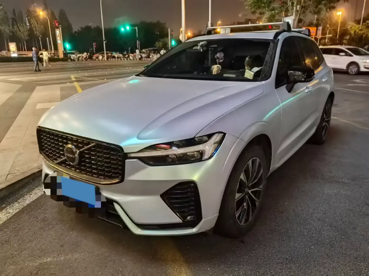 2023 Volvo XC60 2.0T 250HP L4 8AT,autocango,china used car exporter,china ev exporter,chinese used car exporter,chinese used ev exporter