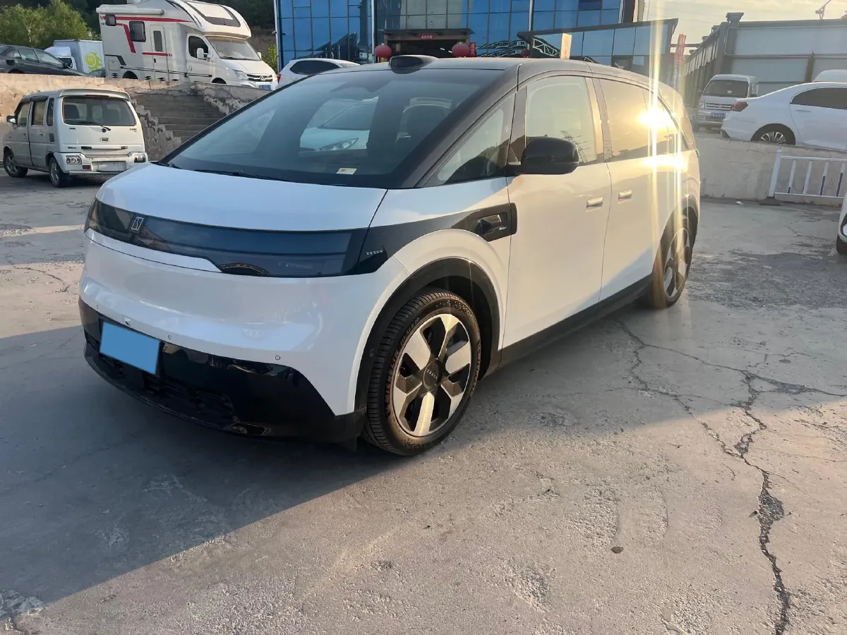 2025 Zeekr MIX BEV 76KWH,autocango,china used car exporter,china ev exporter,chinese used car exporter,chinese used ev exporter