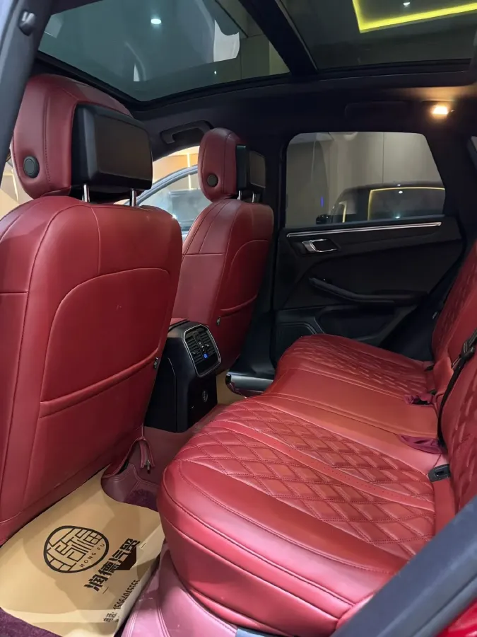2017 Porsche Macan 2.0T 252HP L4 7DCT,autocango,china used car exporter,china ev exporter,chinese used car exporter,chinese used ev exporter