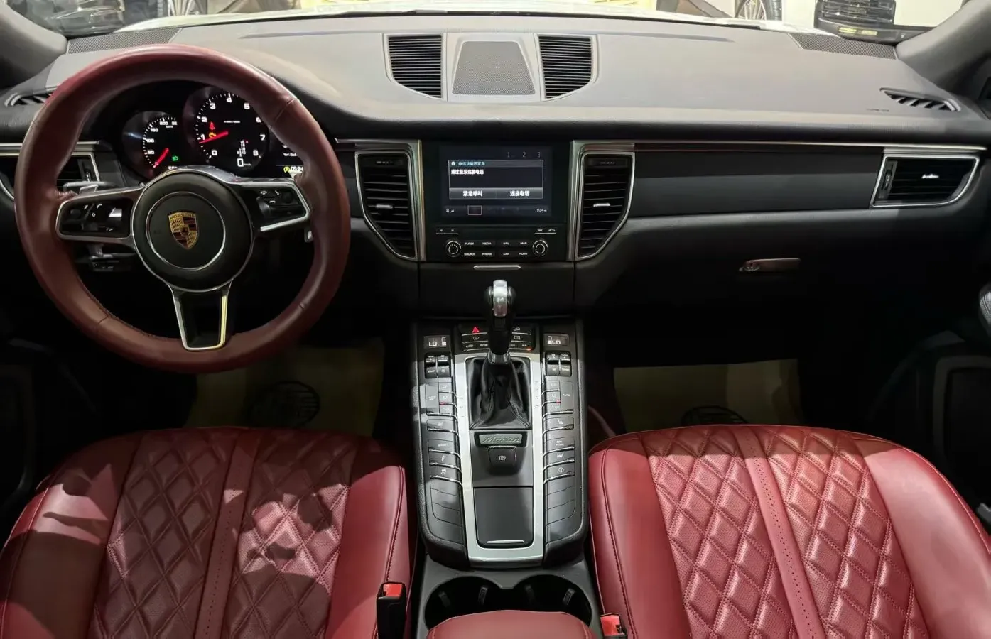 2017 Porsche Macan 2.0T 252HP L4 7DCT,autocango,china used car exporter,china ev exporter,chinese used car exporter,chinese used ev exporter