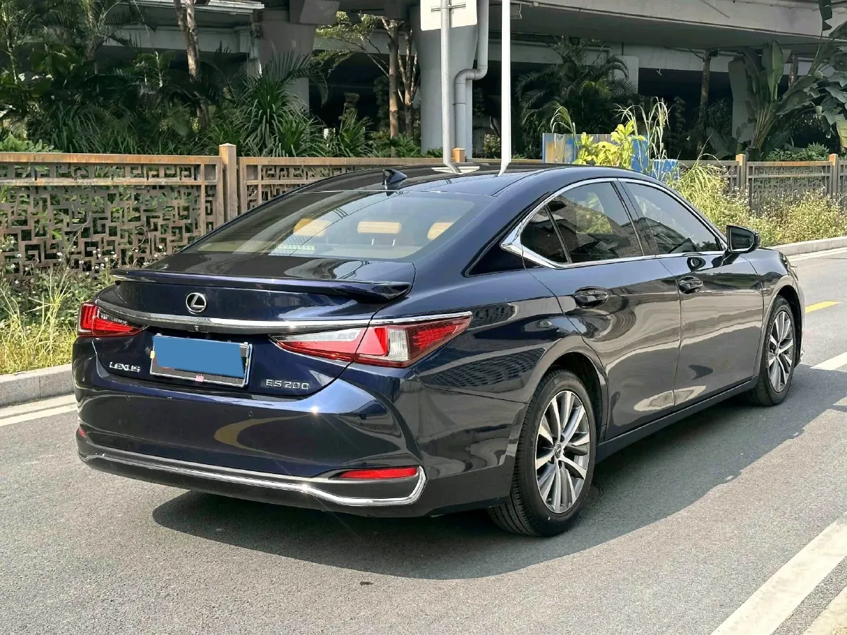 2018 Lexus ES 2.0L 173HP L4 CVT,autocango,china used car exporter,china ev exporter,chinese used car exporter,chinese used ev exporter