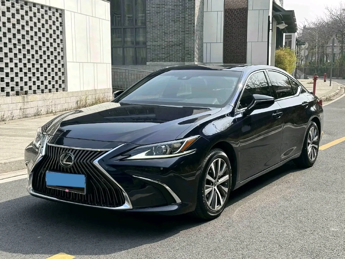 2018 Lexus ES 2.0L 173HP L4 CVT,autocango,china used car exporter,china ev exporter,chinese used car exporter,chinese used ev exporter