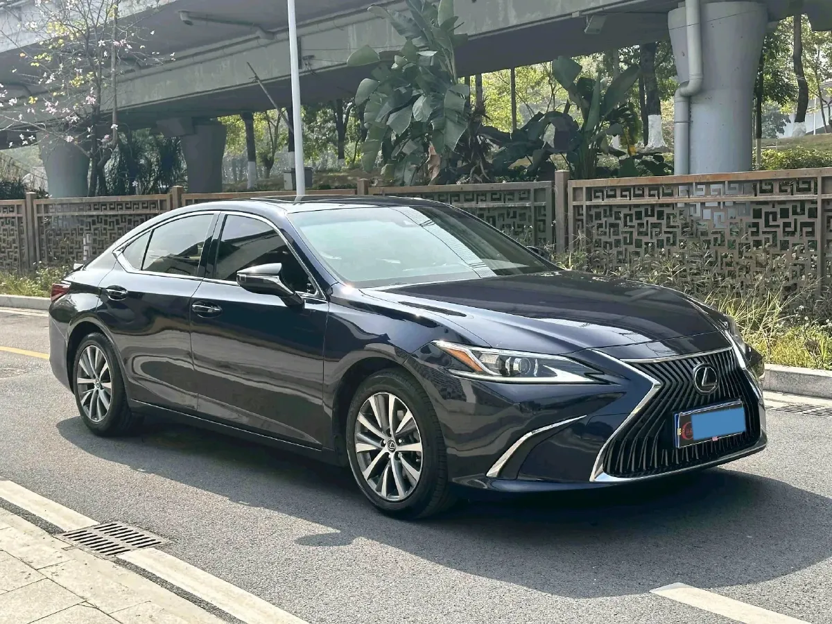 2018 Lexus ES 2.0L 173HP L4 CVT,autocango,china used car exporter,china ev exporter,chinese used car exporter,chinese used ev exporter