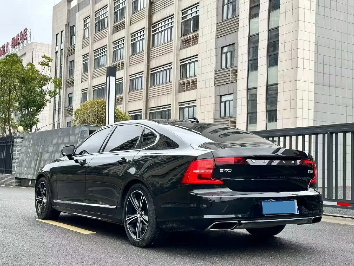 2019 Mercedes-Benz E Class 1.5T 184HP L4 9AT,autocango,china used car exporter,china ev exporter,chinese used car exporter,chinese used ev exporter