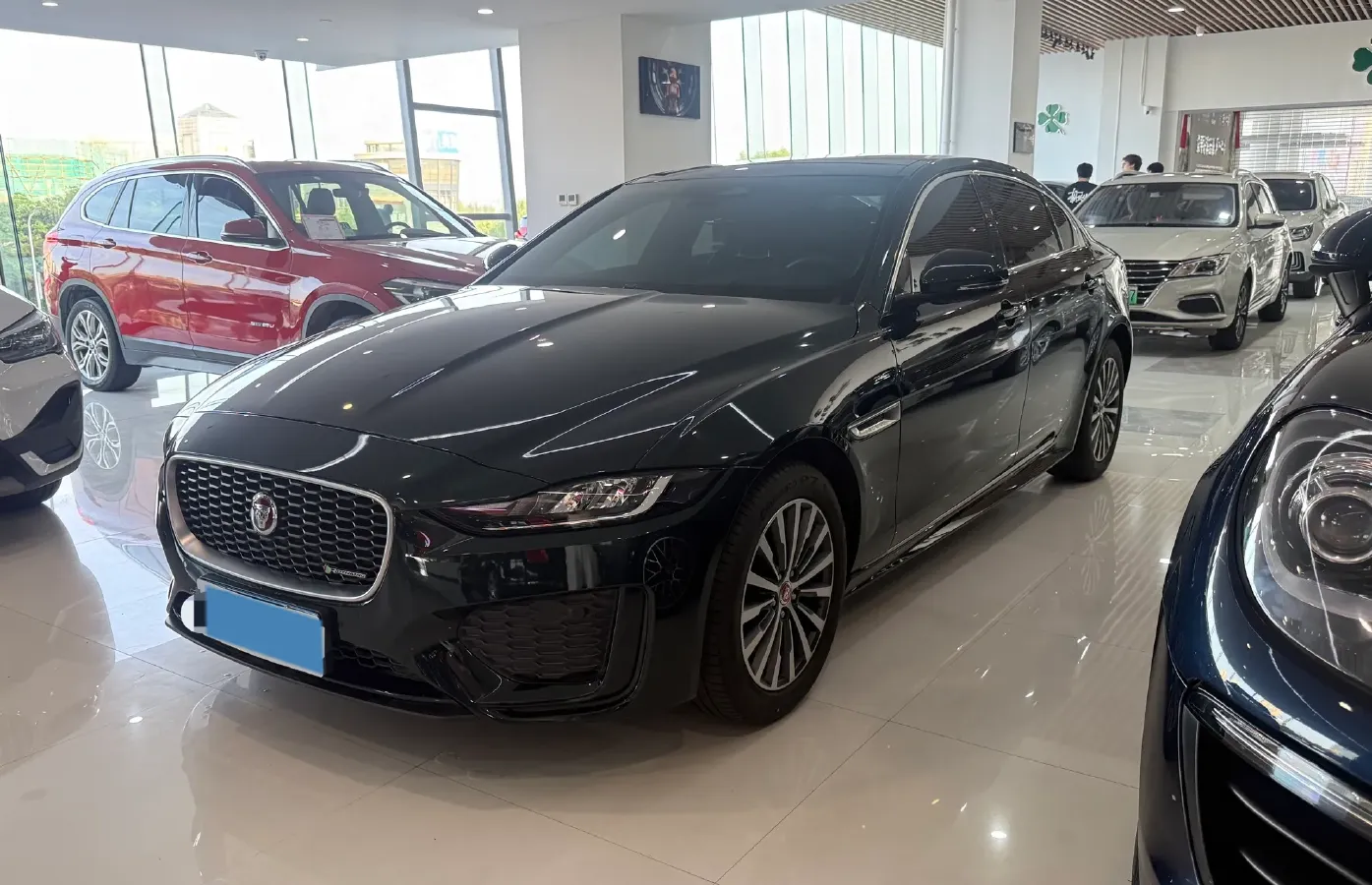 2023 Jaguar XEL 2.0T 200HP L4 8AT,autocango,china used car exporter,china ev exporter,chinese used car exporter,chinese used ev exporter