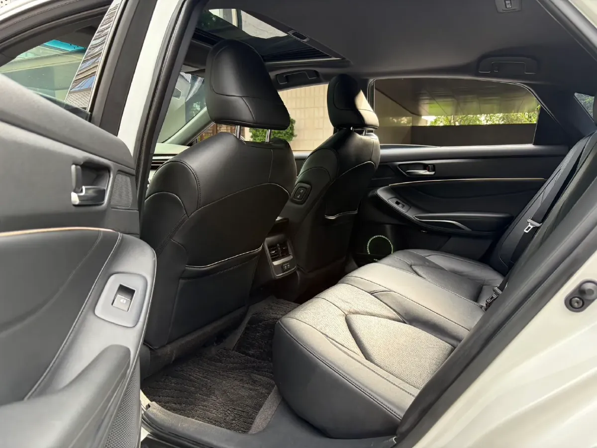 2021 Toyota Avalon 2.5L 209HP L4 8AT,autocango,china used car exporter,china ev exporter,chinese used car exporter,chinese used ev exporter