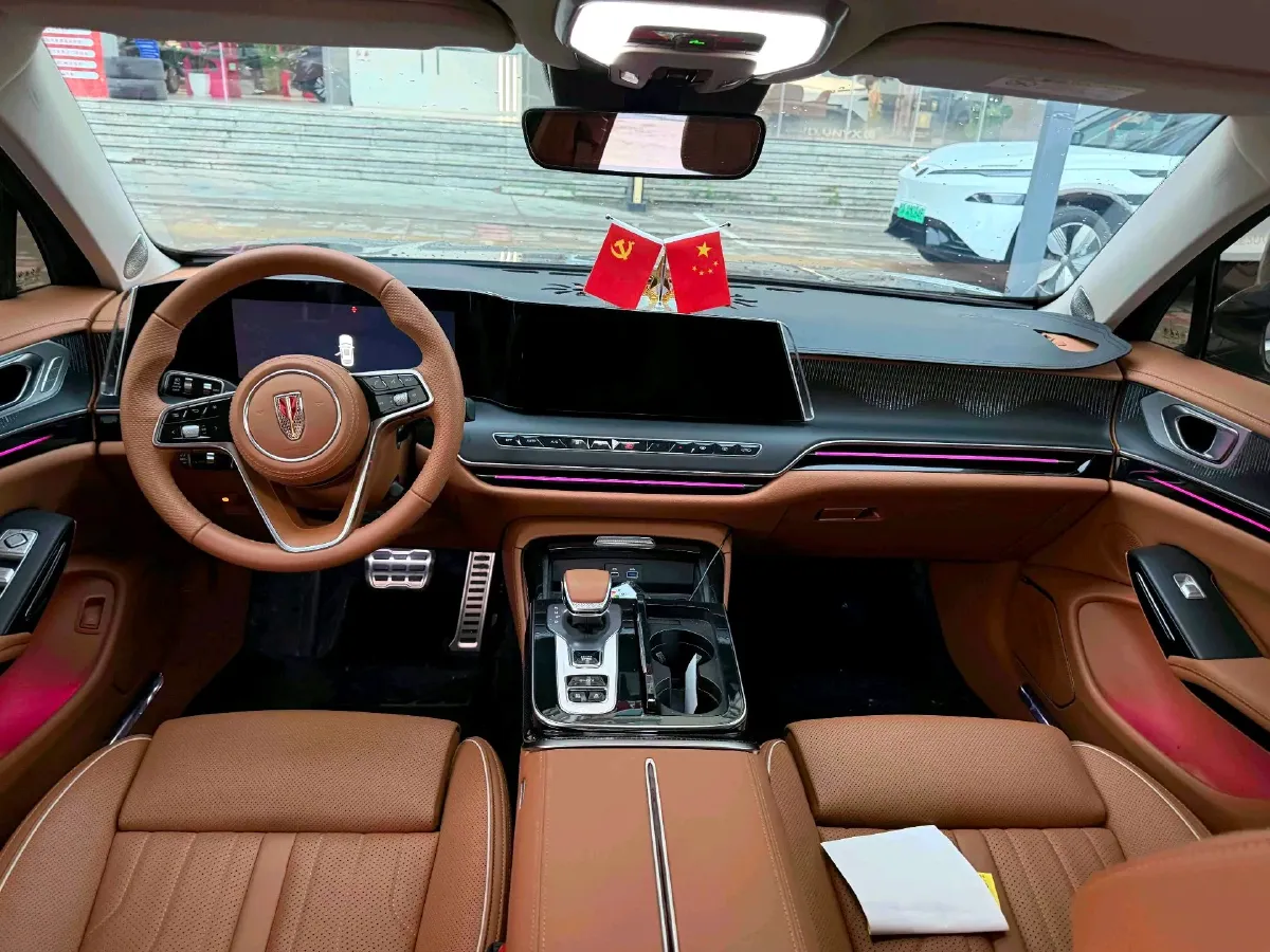 2025 HongQi H9 2.0T 252HP L4 8AT,autocango,china used car exporter,china ev exporter,chinese used car exporter,chinese used ev exporter