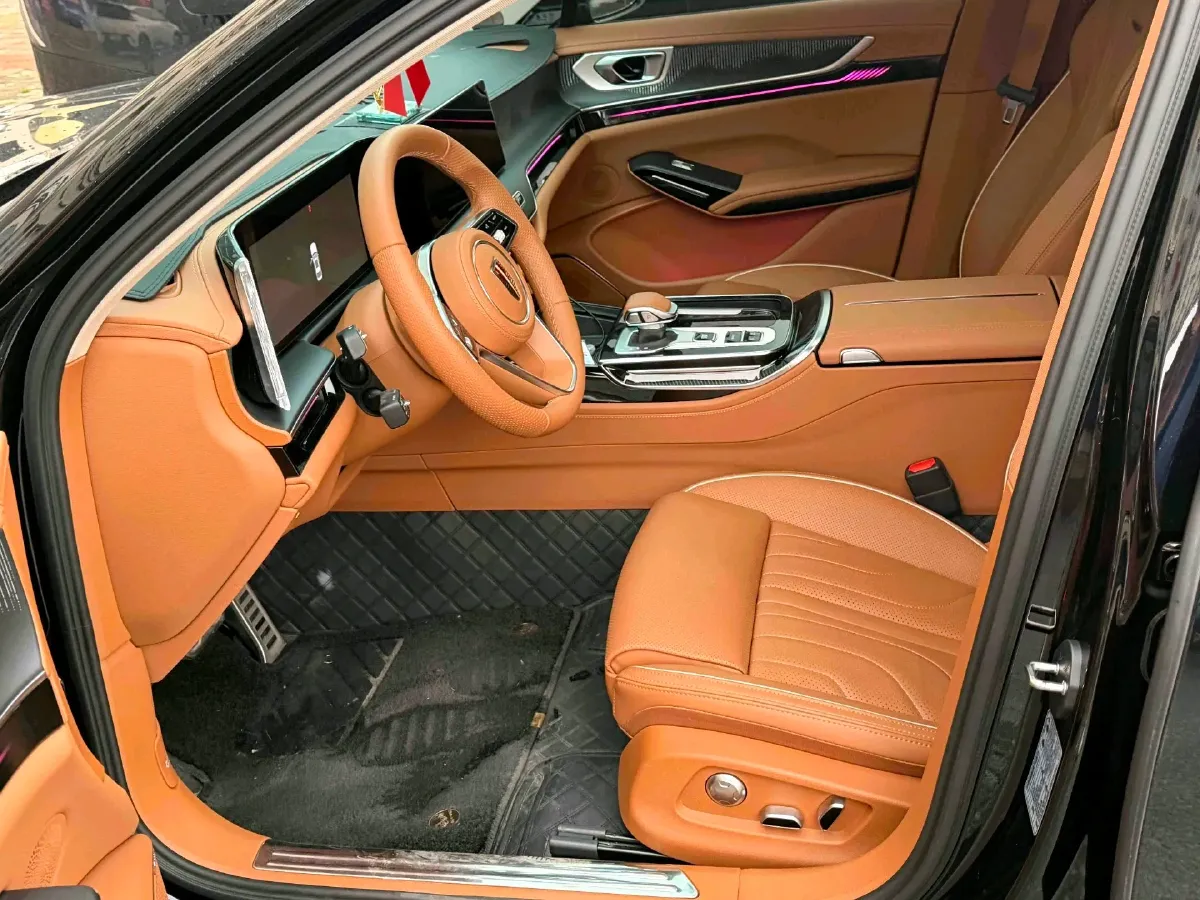 2025 HongQi H9 2.0T 252HP L4 8AT,autocango,china used car exporter,china ev exporter,chinese used car exporter,chinese used ev exporter