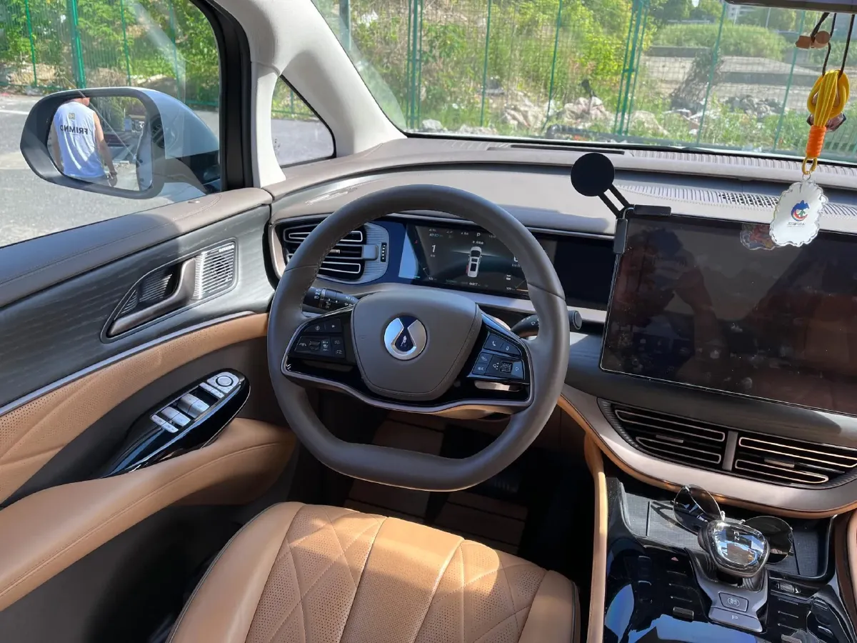 2022 Mercedes-Benz GLC Class 2.0T 197HP L4 9AT,autocango,china used car exporter,china ev exporter,chinese used car exporter,chinese used ev exporter