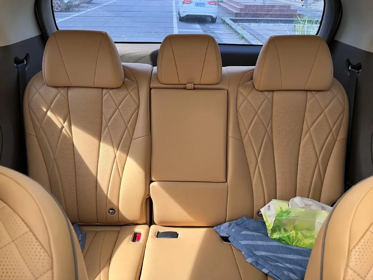 2022 Mercedes-Benz GLC Class 2.0T 197HP L4 9AT,autocango,china used car exporter,china ev exporter,chinese used car exporter,chinese used ev exporter