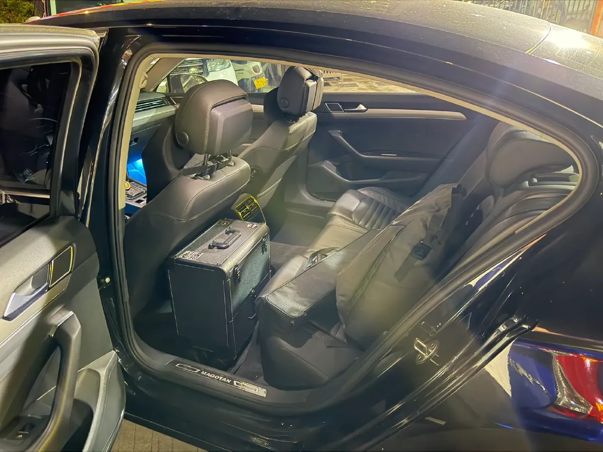 2018 Volkswagen Magotan 1.8T 180HP L4 7DCT,autocango,china used car exporter,china ev exporter,chinese used car exporter,chinese used ev exporter