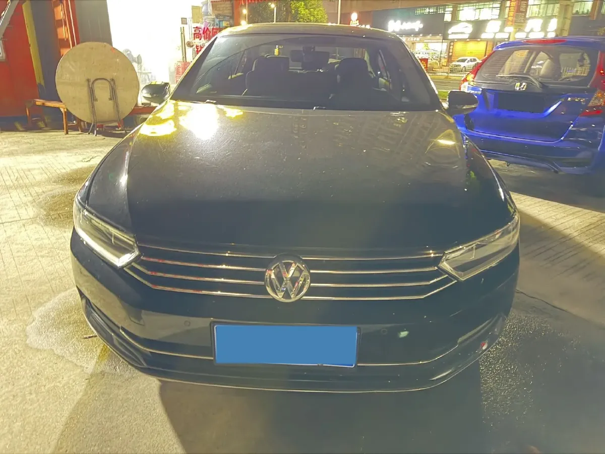 2018 Volkswagen Magotan 1.8T 180HP L4 7DCT,autocango,china used car exporter,china ev exporter,chinese used car exporter,chinese used ev exporter
