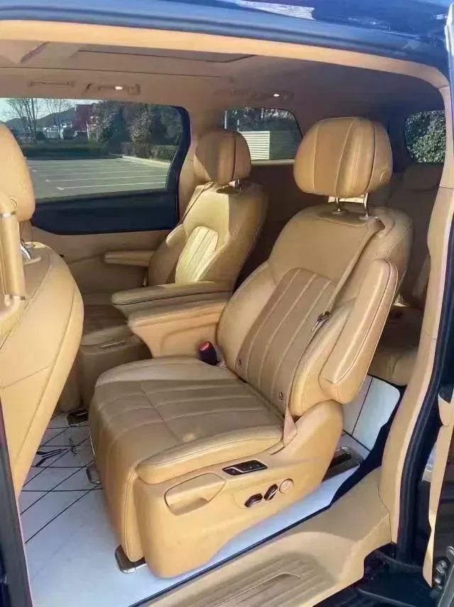2024 Voyah Dream 1.5T 150HP L4 PHEV 43KWH,autocango,china used car exporter,china ev exporter,chinese used car exporter,chinese used ev exporter