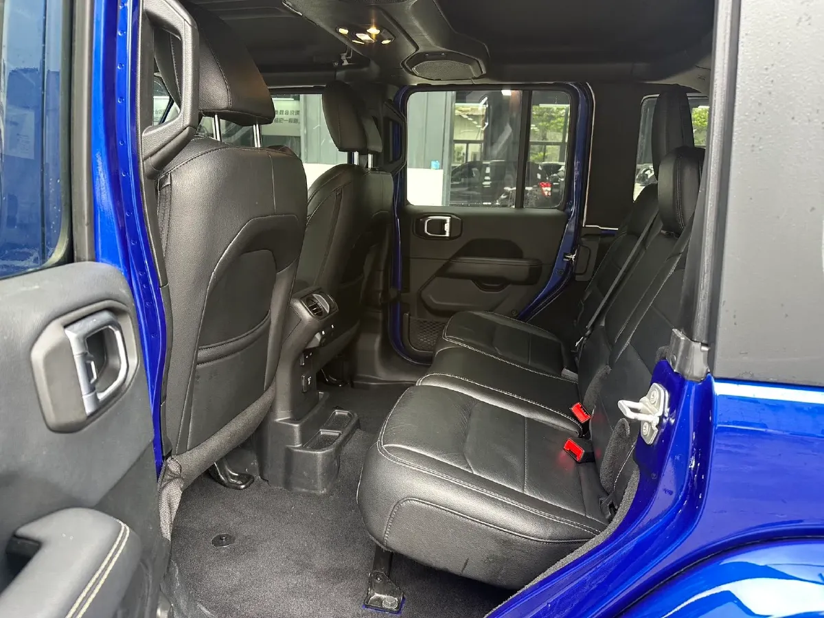 2019 Jeep Wrangler 2.0T 266HP L4 8AT,autocango,china used car exporter,china ev exporter,chinese used car exporter,chinese used ev exporter