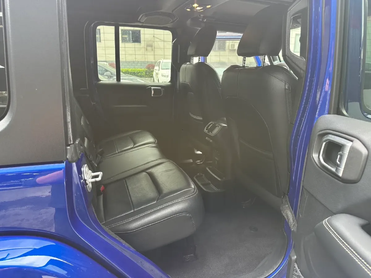 2019 Jeep Wrangler 2.0T 266HP L4 8AT,autocango,china used car exporter,china ev exporter,chinese used car exporter,chinese used ev exporter