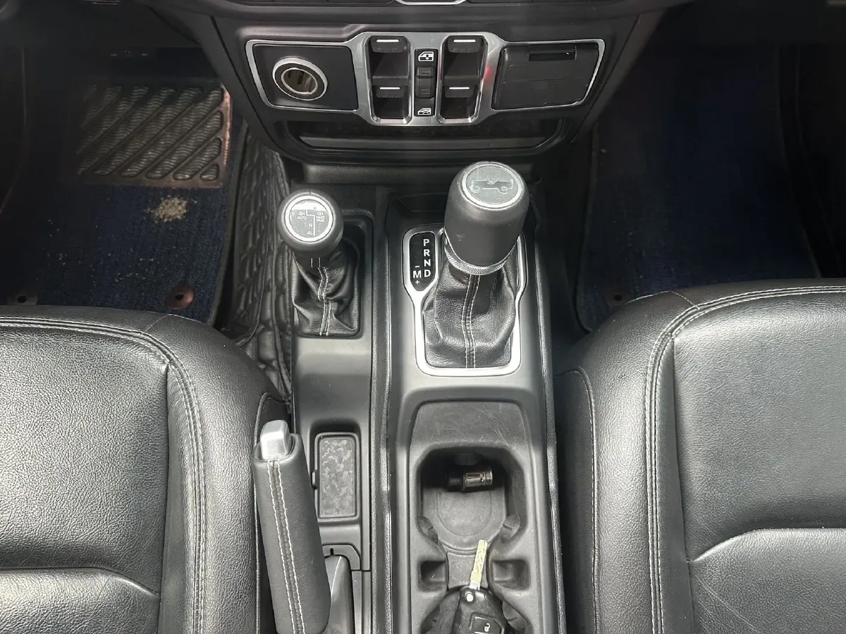 2019 Jeep Wrangler 2.0T 266HP L4 8AT,autocango,china used car exporter,china ev exporter,chinese used car exporter,chinese used ev exporter